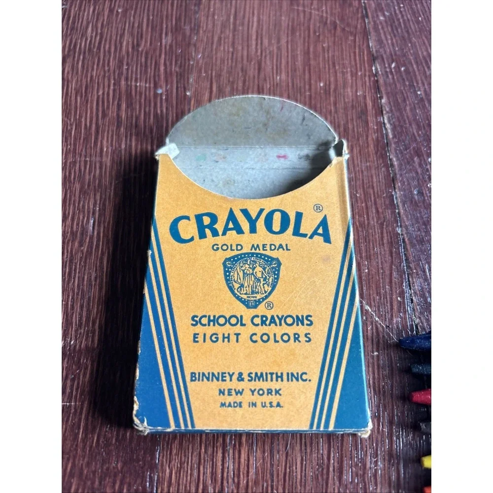 Crayola Gold Medal Crayons 8 ct. Vintage Binney & Smith Co.‎ Unused